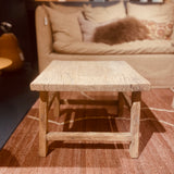 TABLE BASSE ANCIENNE EN ORME SUR PIEDS BOIS - 51X49CM