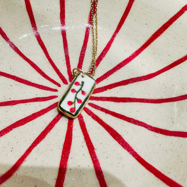 MEDAILLE EN PORCELAINE ET OR VÉRITABLE - GROSEILLES