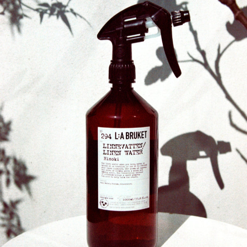 EAU PARFUMÉE POUR LE LINGE HINOKI 294 L:A BRUKET