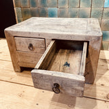 PETIT MEUBLE BAS AVEC 2 TIROIRS