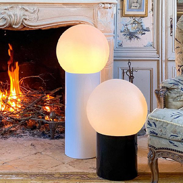 LAMPE SOEUR LARGE BLANCHE by Laurence du Tilly